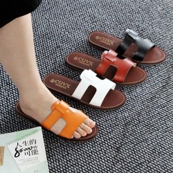 Wholesale Hot-Selling Slippers: Chaozhou Crafted Shoes: Women's Fashionable Flat Non-Slip Slippers